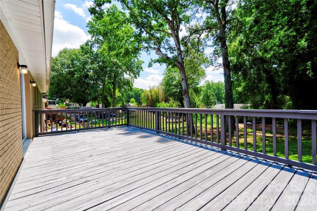 2173 Ridgewood Drive, Gastonia, NC 28054