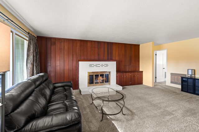 1124 Mt Pitt Avenue, Medford, OR 97501