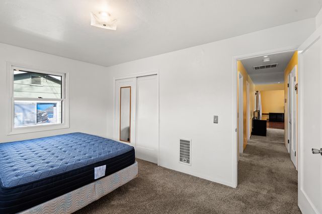 1124 Mt Pitt Avenue, Medford, OR 97501