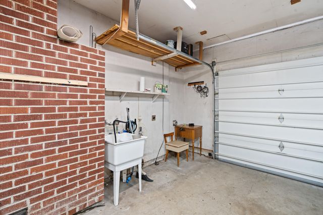 1124 Mt Pitt Avenue, Medford, OR 97501