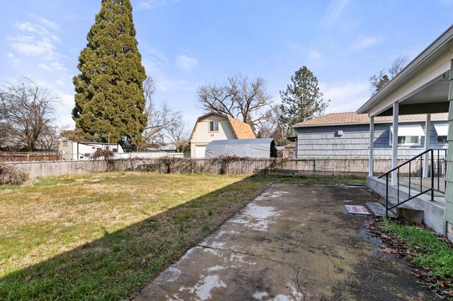 1124 Mt Pitt Avenue, Medford, OR 97501