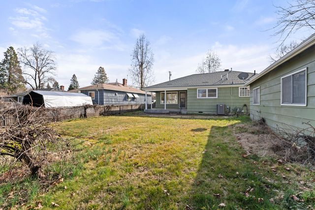 1124 Mt Pitt Avenue, Medford, OR 97501