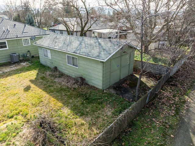 1124 Mt Pitt Avenue, Medford, OR 97501