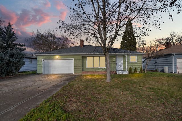 1124 Mt Pitt Avenue, Medford, OR 97501