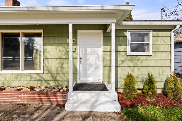 1124 Mt Pitt Avenue, Medford, OR 97501