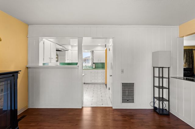 1124 Mt Pitt Avenue, Medford, OR 97501