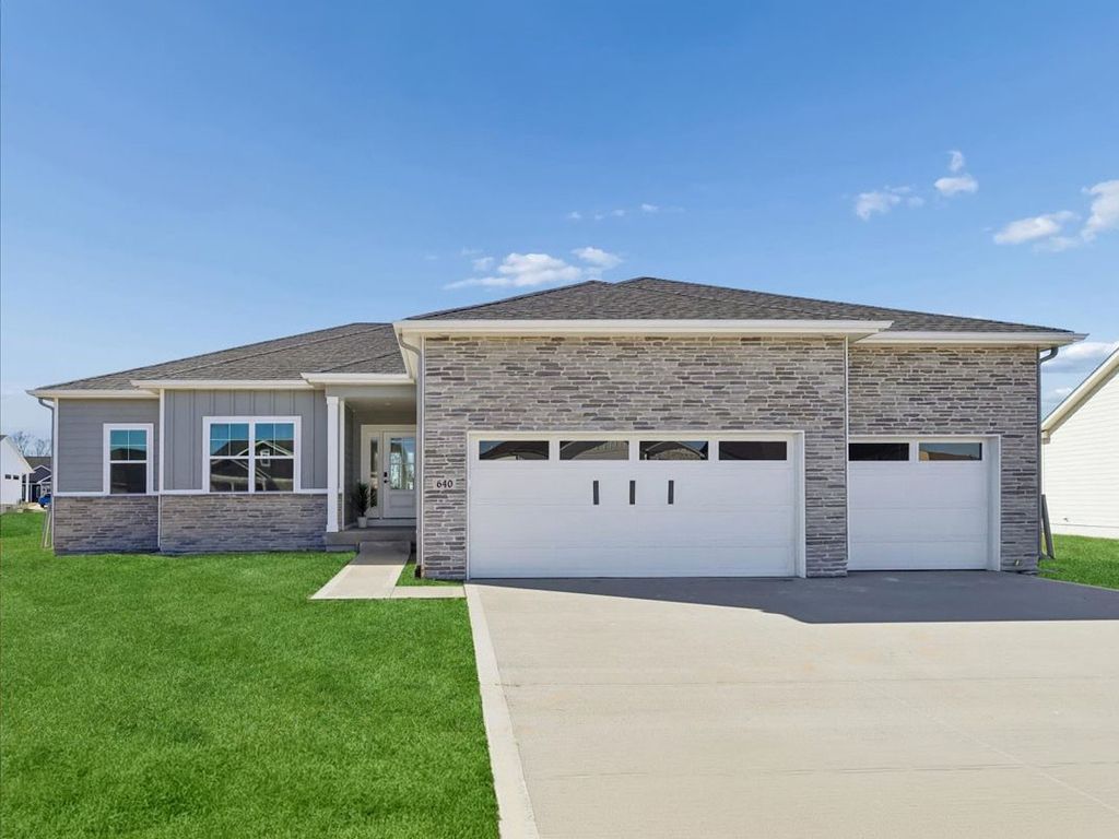 2506 10th Avenue SE, Altoona, IA 50009