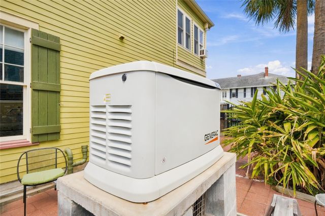 1201 Postoffice, Galveston, TX 77550