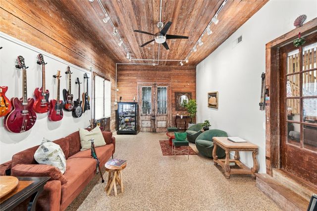 1201 Postoffice, Galveston, TX 77550