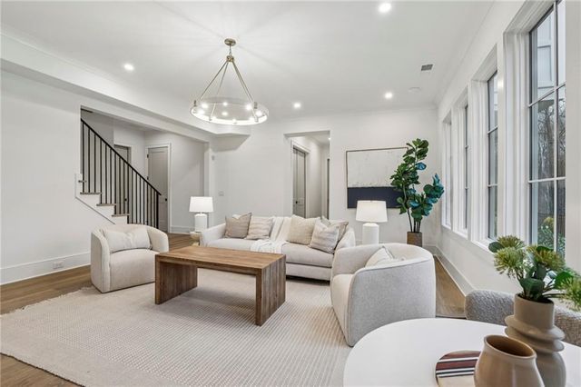 145 Grayton Lane, Roswell, GA 30075