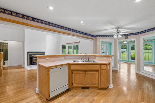 6284 SE Tater Peeler Rd, Lebanon, TN 37090