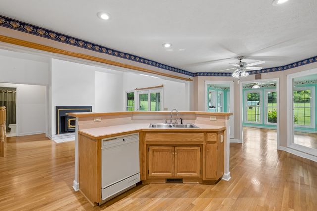 6284 SE Tater Peeler Rd, Lebanon, TN 37090