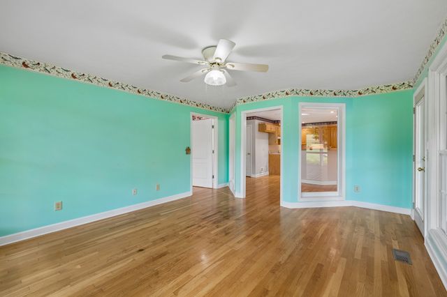6284 SE Tater Peeler Rd, Lebanon, TN 37090