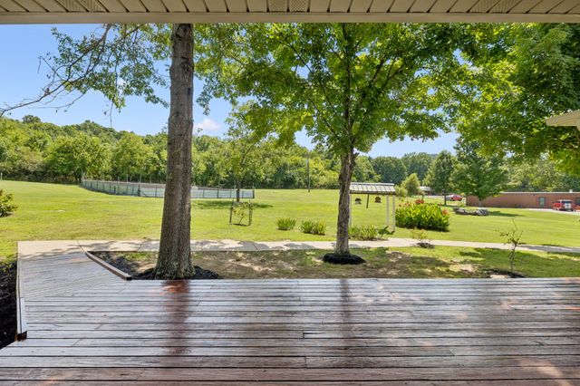 6284 SE Tater Peeler Rd, Lebanon, TN 37090