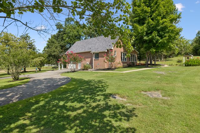 6284 SE Tater Peeler Rd, Lebanon, TN 37090