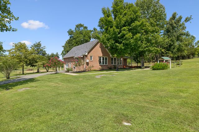 6284 SE Tater Peeler Rd, Lebanon, TN 37090