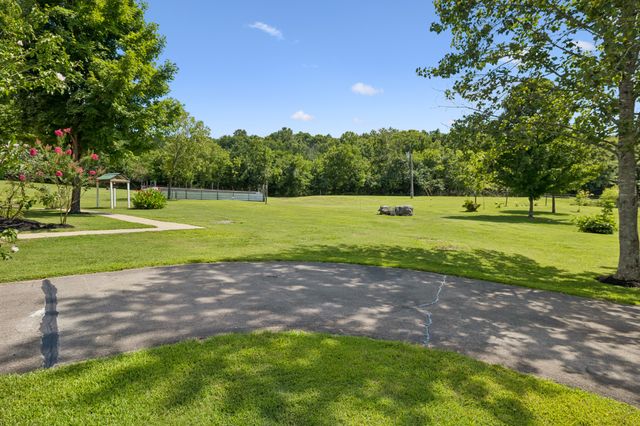 6284 SE Tater Peeler Rd, Lebanon, TN 37090