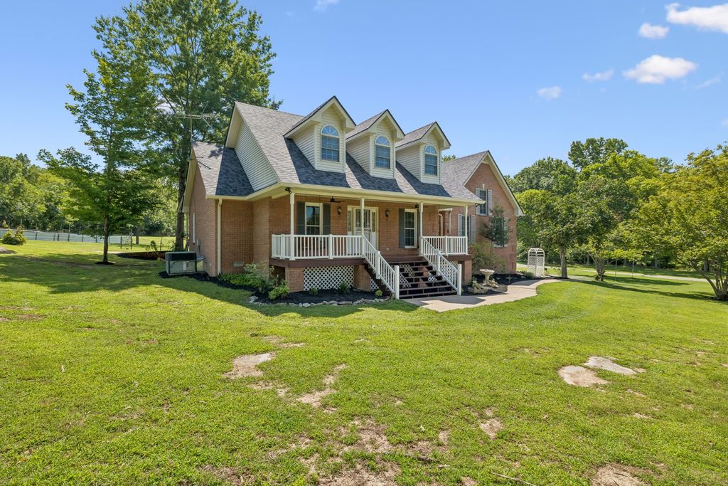 6284 SE Tater Peeler Rd, Lebanon, TN 37090
