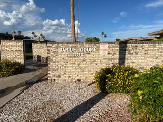 10060 W ROYAL OAK Road F, Sun City, AZ 85351