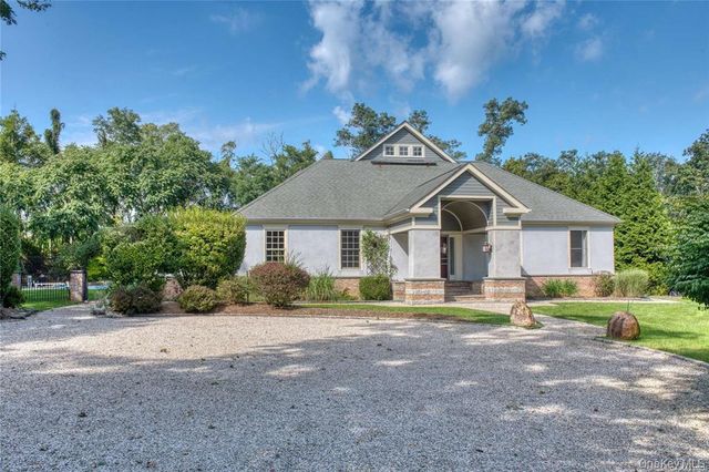 11003 Main Road, East Marion, NY 11939