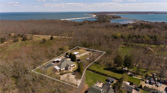 11003 Main Road, East Marion, NY 11939
