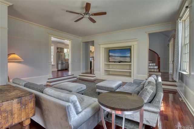 11003 Main Road, East Marion, NY 11939