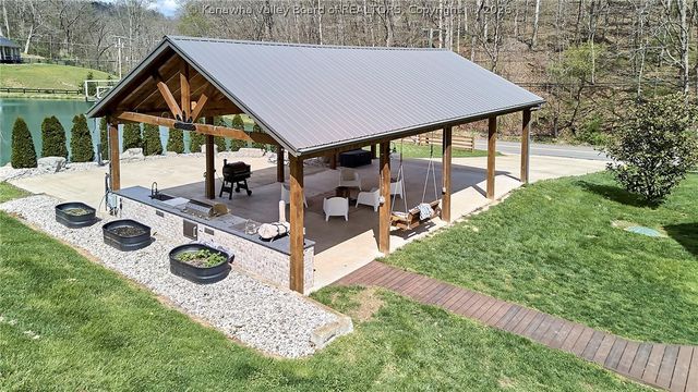 1913 Rocky Step Road, Scott Depot, WV 25560