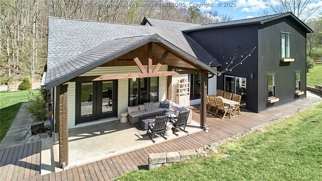 1913 Rocky Step Road, Scott Depot, WV 25560
