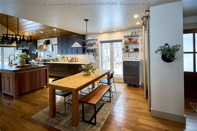 1913 Rocky Step Road, Scott Depot, WV 25560