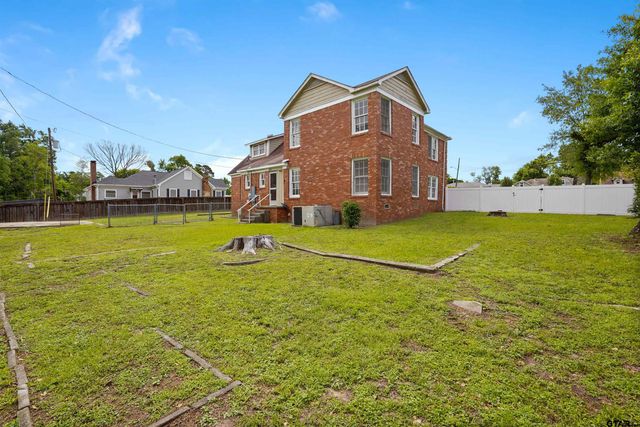 1405 Mockingbird Ln, Tyler, TX 75701