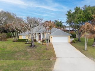 2017 SE Allamanda Drive, Port St. Lucie, Port St Lucie, FL 34952