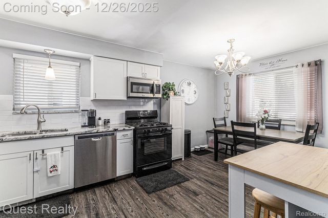 7261 Voerner Avenue, Center Line, MI 48015