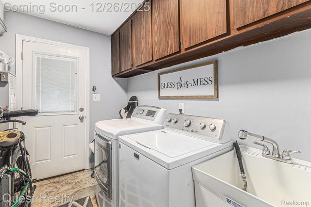 7261 Voerner Avenue, Center Line, MI 48015