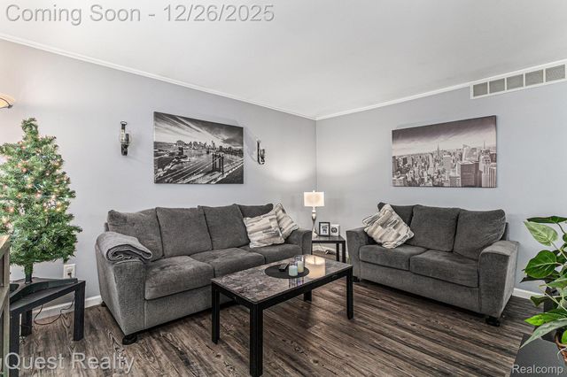 7261 Voerner Avenue, Center Line, MI 48015