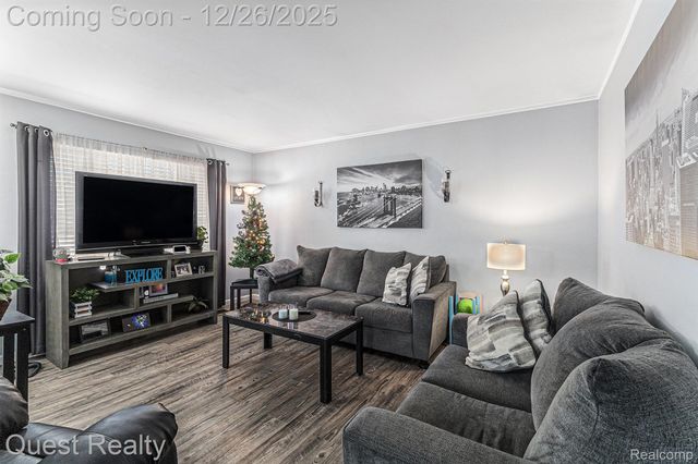 7261 Voerner Avenue, Center Line, MI 48015