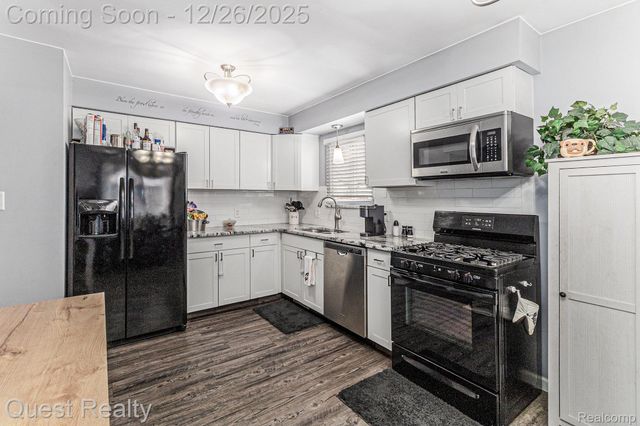 7261 Voerner Avenue, Center Line, MI 48015