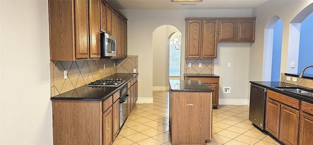6901 Millerd Pond Drive, Mckinney, TX 75071