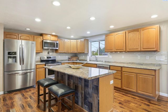 3405 W Ella St, Pasco, WA 99301