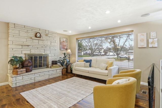 3405 W Ella St, Pasco, WA 99301