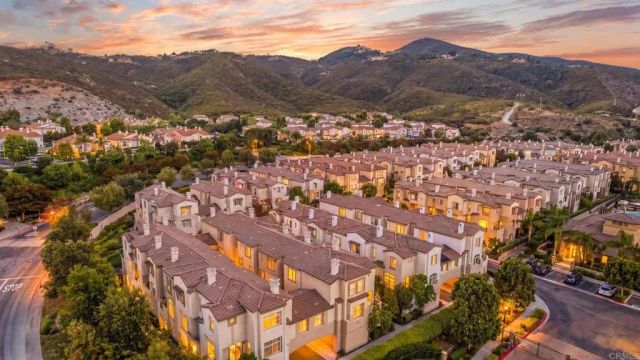 403 Almond Rd, San Marcos, CA 92078