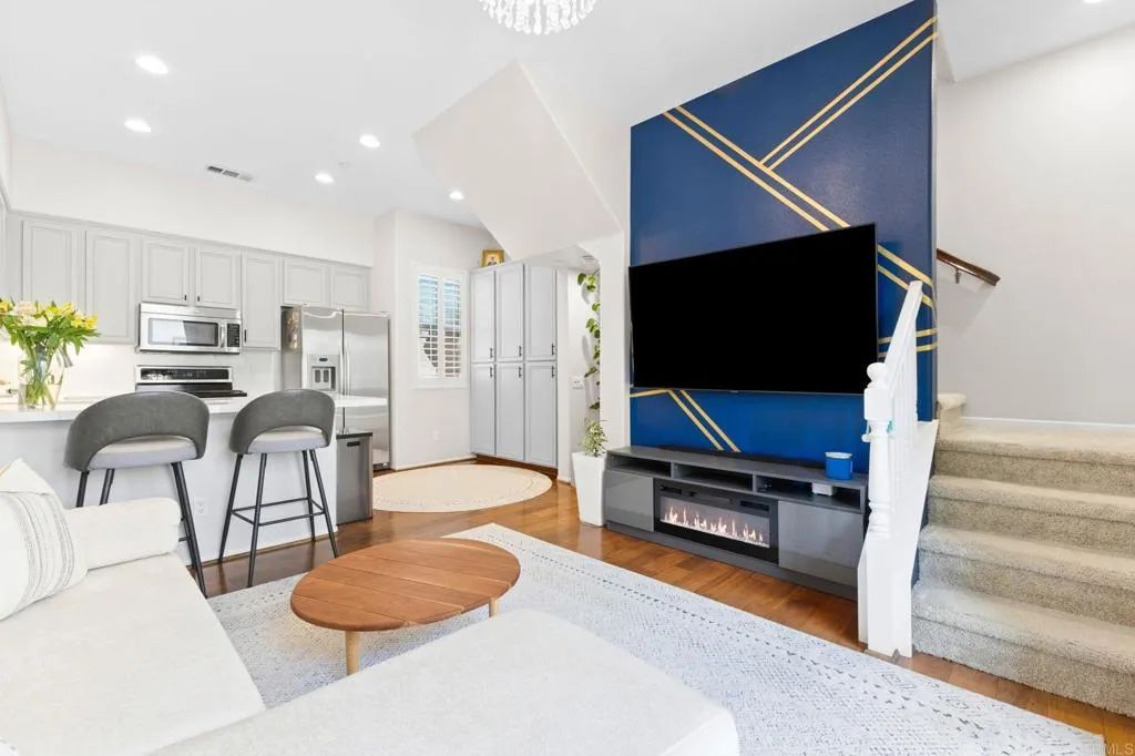 403 Almond Rd, San Marcos, CA 92078