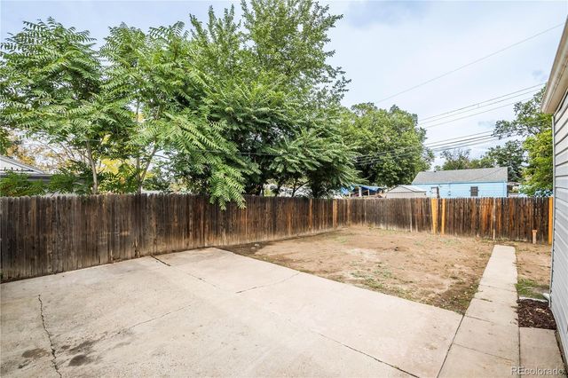 1210 Hillside Street, Aurora, CO 80010