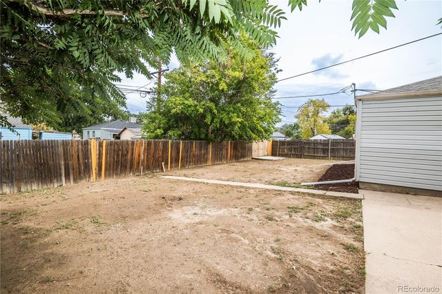 1210 Hillside Street, Aurora, CO 80010