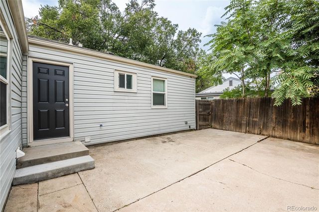 1210 Hillside Street, Aurora, CO 80010