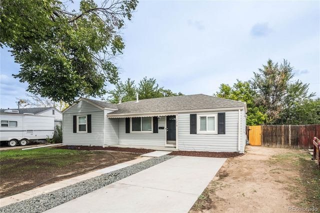 1210 Hillside Street, Aurora, CO 80010