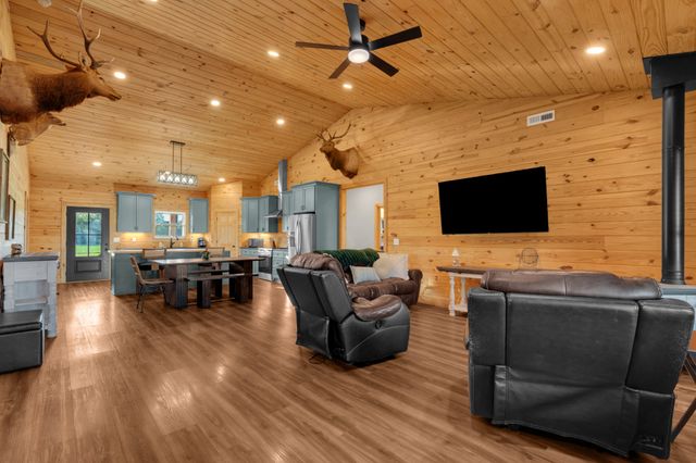 110 Buzzard Roost Rd, Chapel Hill, TN 37034