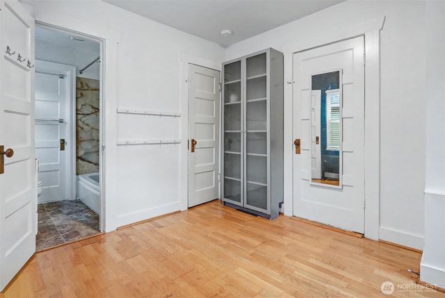 8535 18th Avenue NW, Seattle, WA 98117