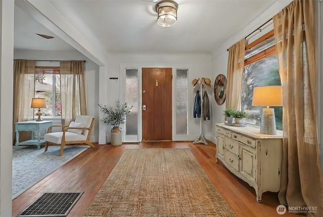 8535 18th Avenue NW, Seattle, WA 98117