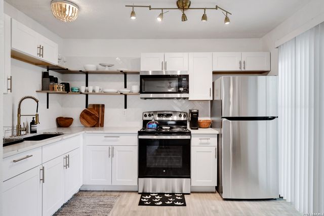 835 S Brownleaf, San Antonio, TX 78227