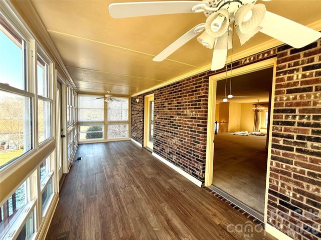 1015 36th Avenue Court NE, Hickory, NC 28601